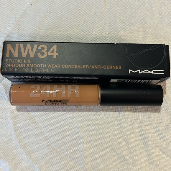 NEW MAC Cosmetics Studio Fix 24-HR Smooth Wear Concealer 0.24 oz NW34 - Picture 1 of 1